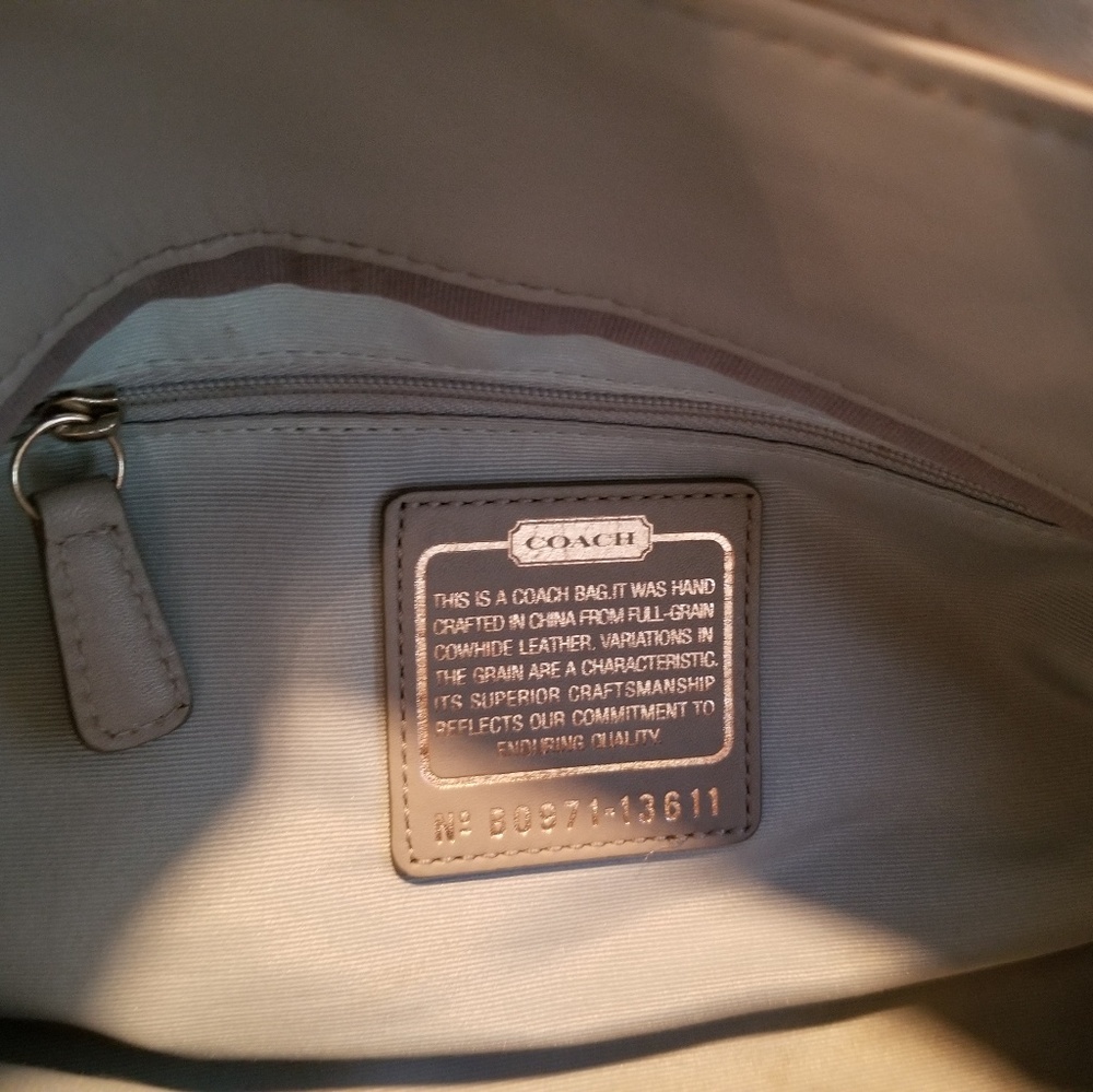 Coach Handbag - Picture 6 of 8